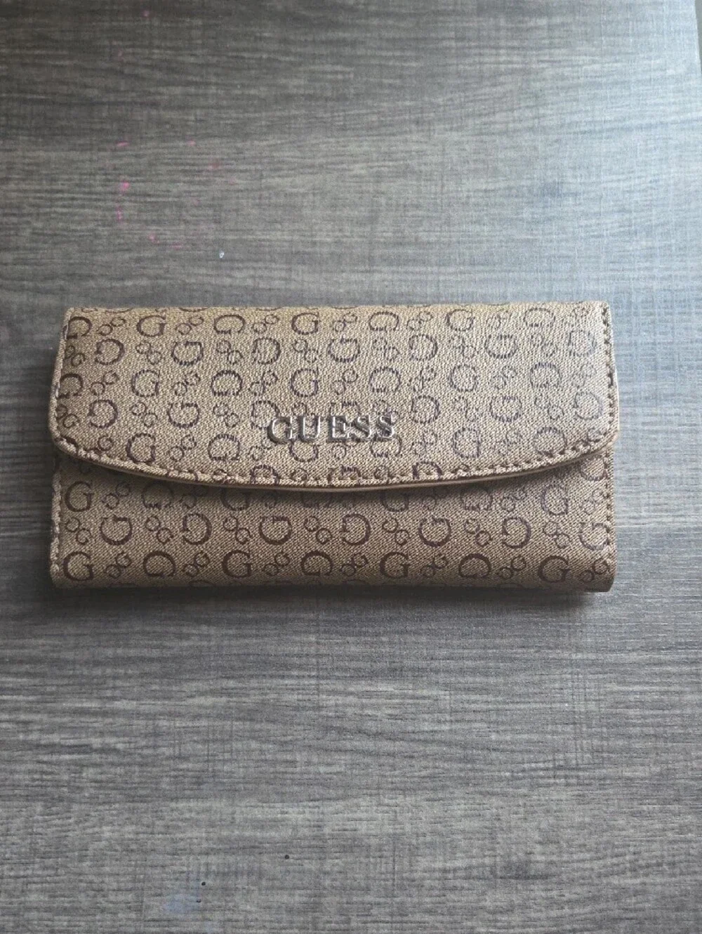 GUESS Women's Brown Signature Logo Wallet